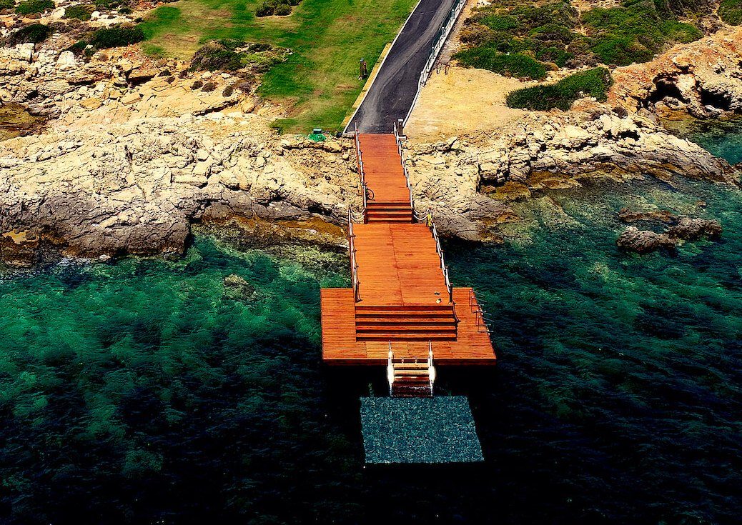 Hidden Bay Teos Hotel iskele detayı
